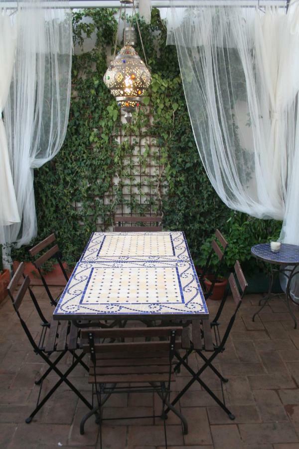 Guest House Europa 12 Sevilla Dış mekan fotoğraf